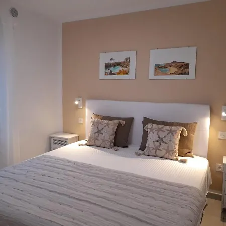 Paseo Del Mar- Playa Roca Sea Front Access - Free Ac - Wifi Apartment *